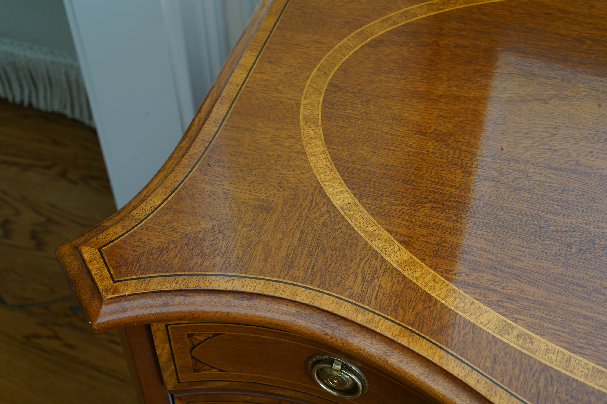 Vintage Hepplewhite Style Mahogany Chest of Drawers by Henredon