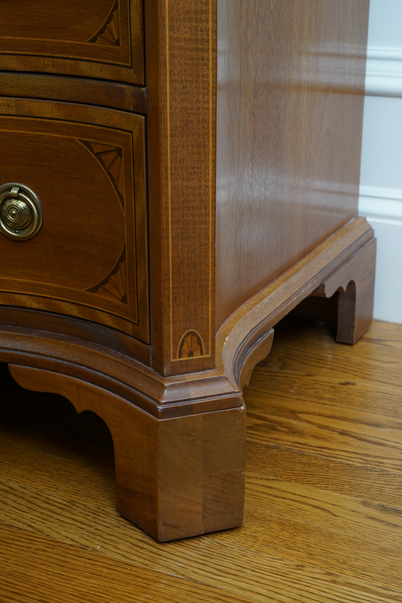 Vintage Hepplewhite Style Mahogany Chest of Drawers by Henredon