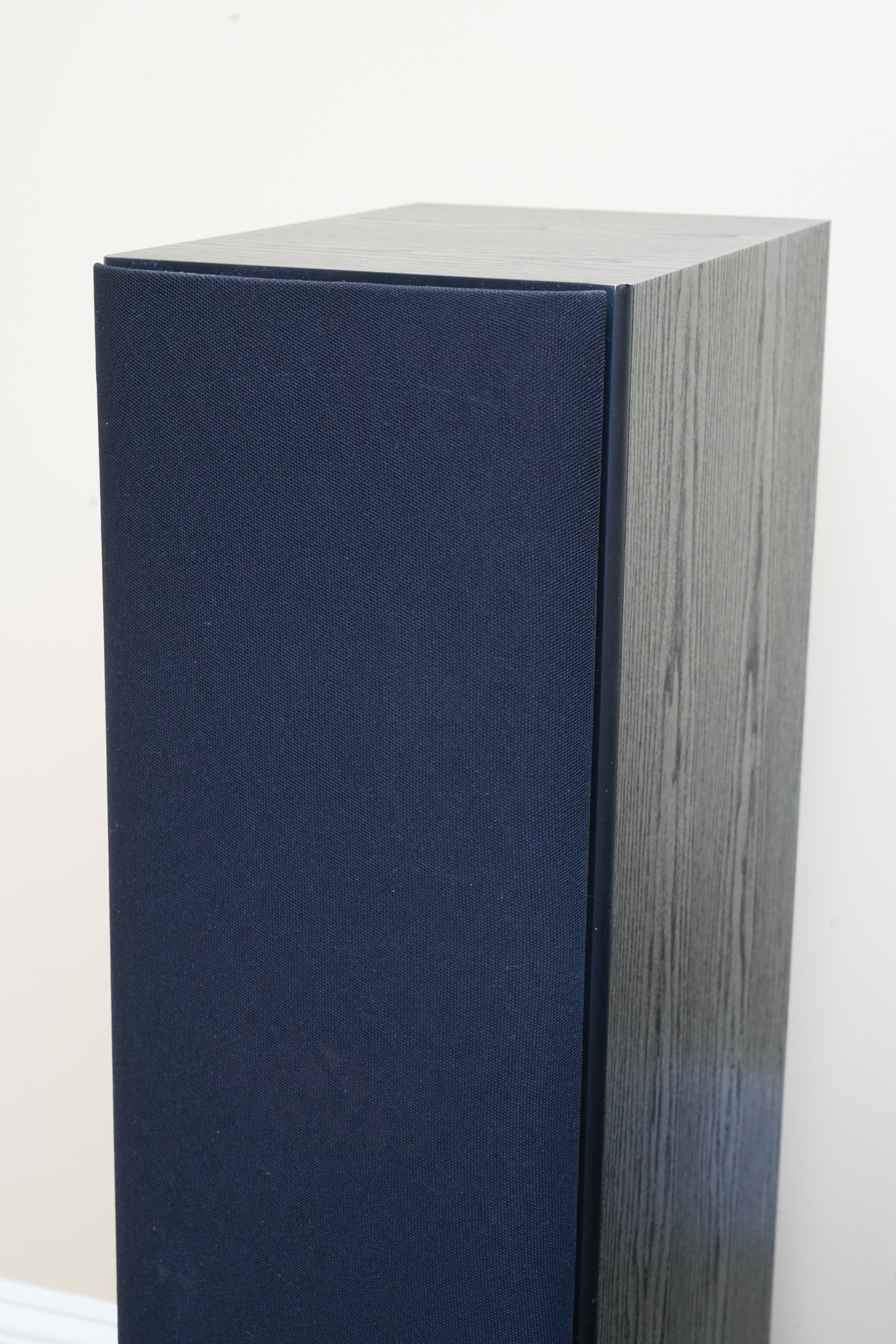 Klipsch Floor Speakers and Center Speaker