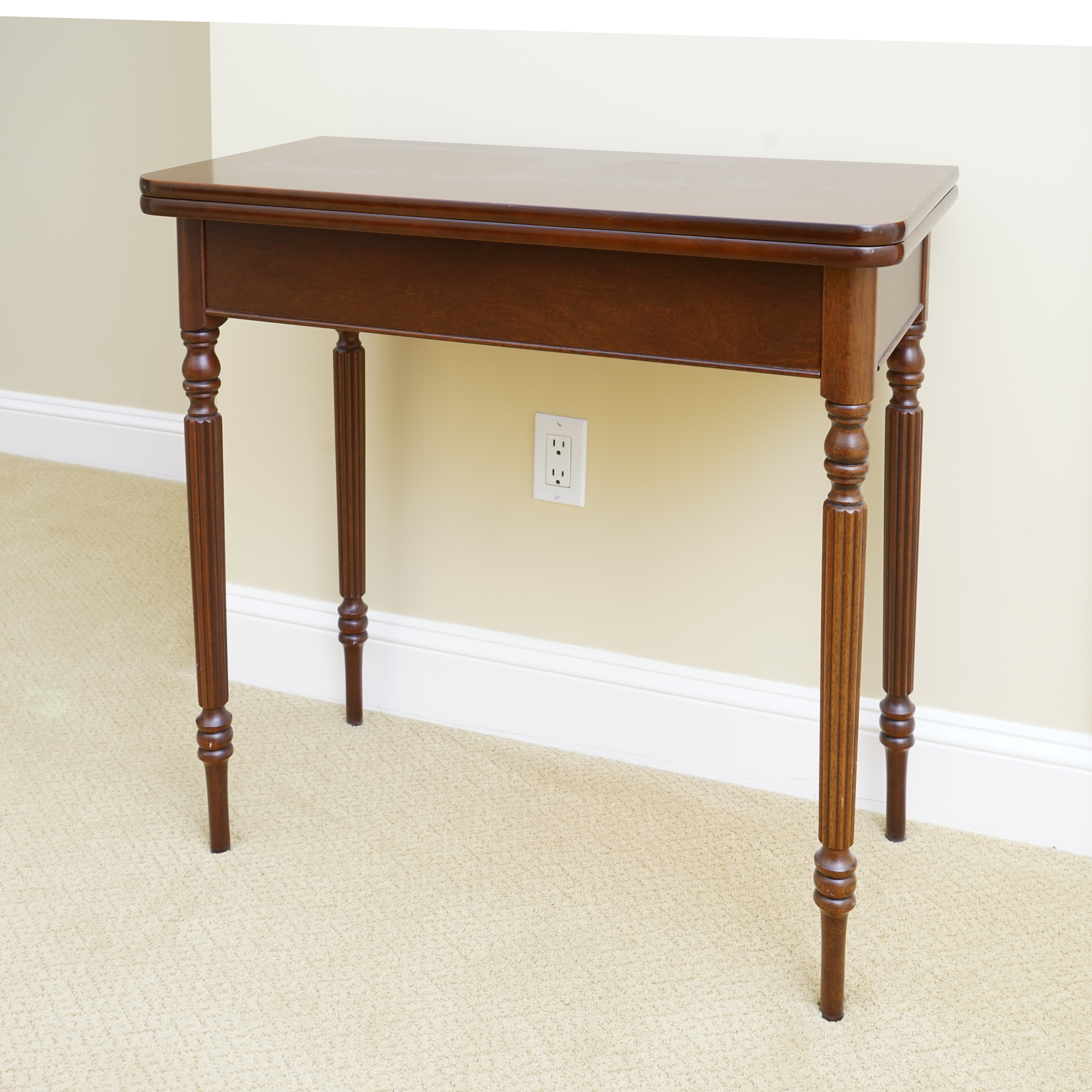 Sheraton Style Flip Top Game Table