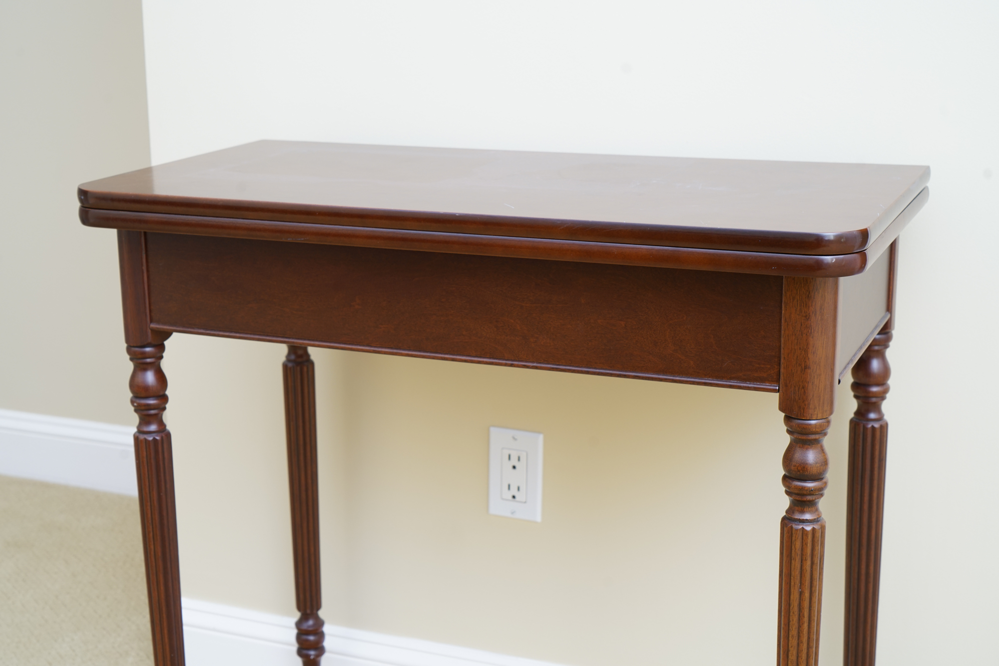 Sheraton Style Flip Top Game Table