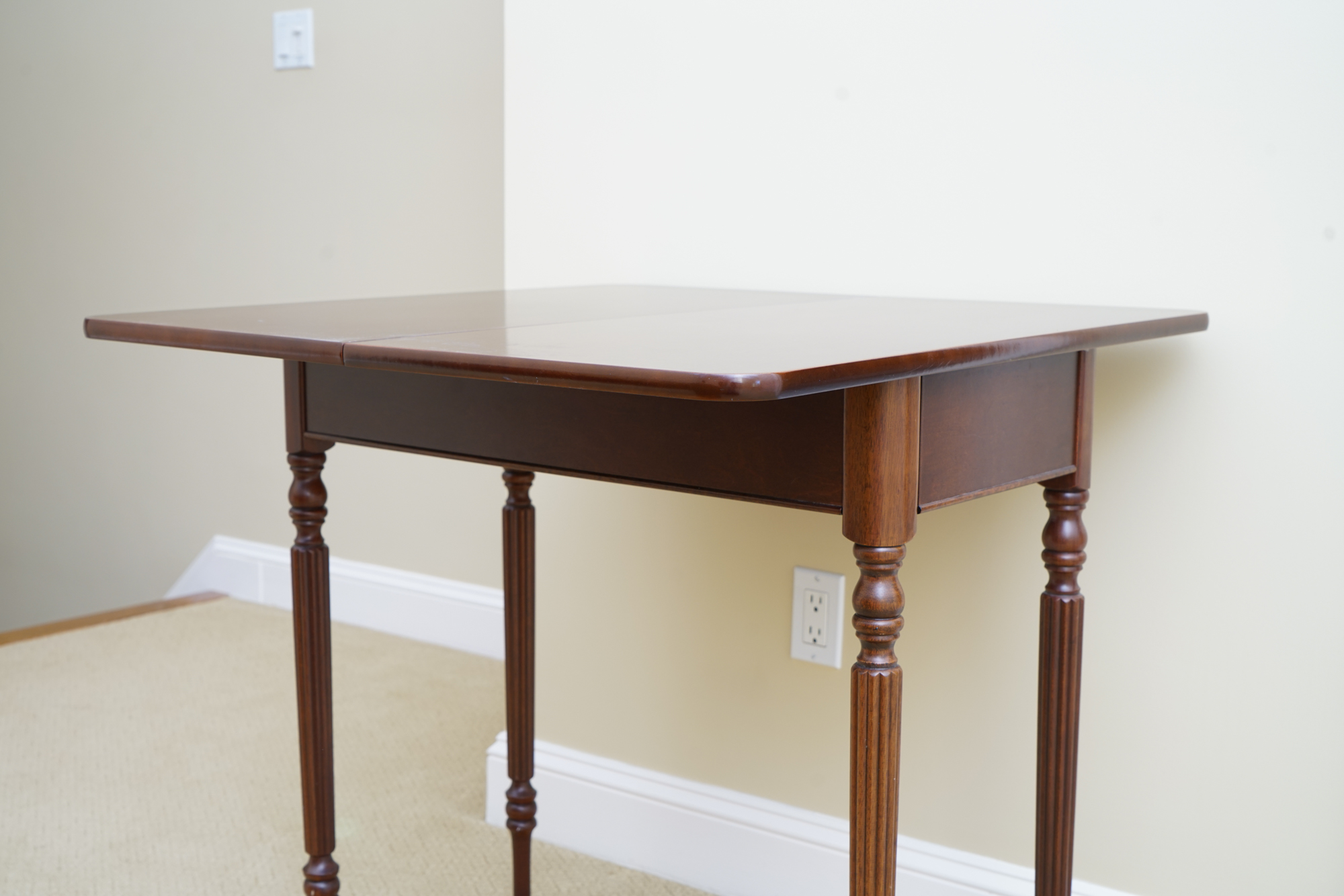 Sheraton Style Flip Top Game Table