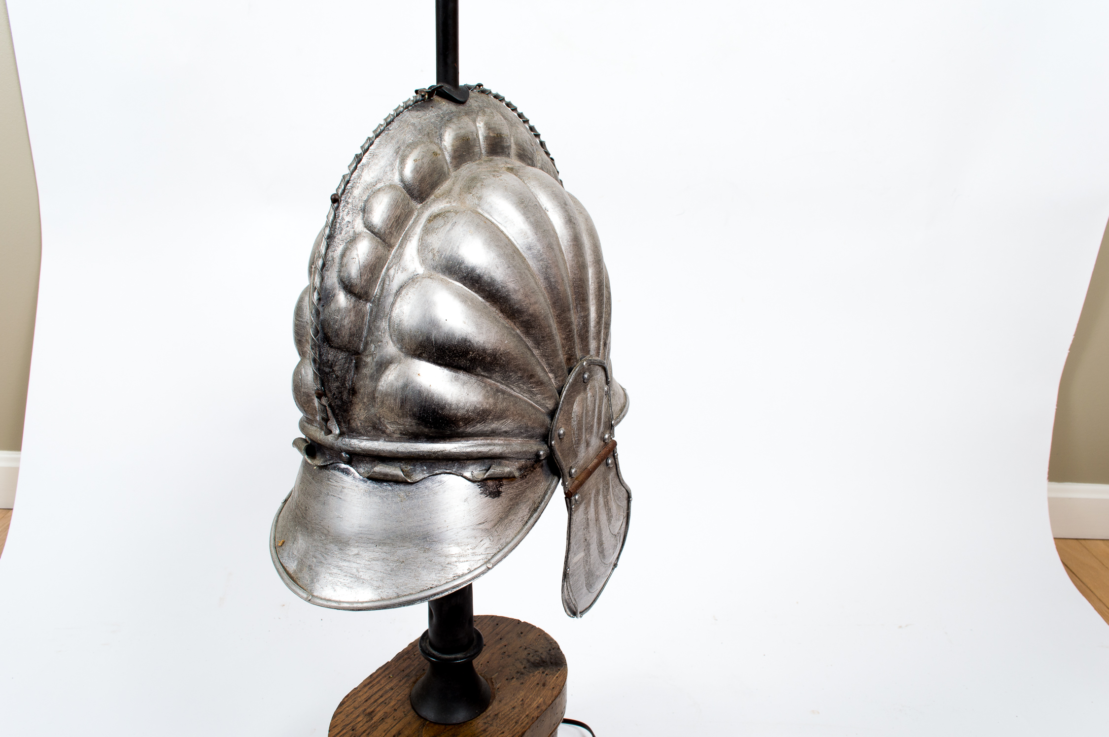 Decorative Knights Helmet Table Lamp