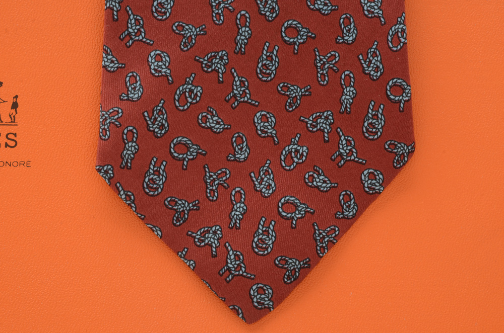 Hermès Silk Necktie in "Knot" Pattern (#771 UA), Made in France