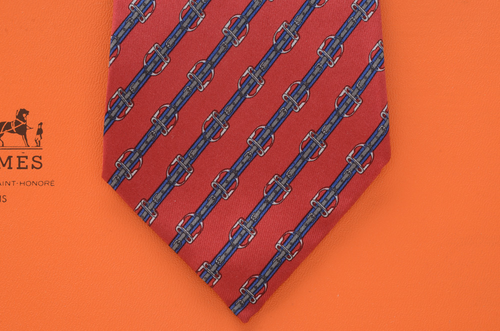 Hermès of Paris Silk Tie in Diagonal Stirrup Pattern #812 MA, Made in France