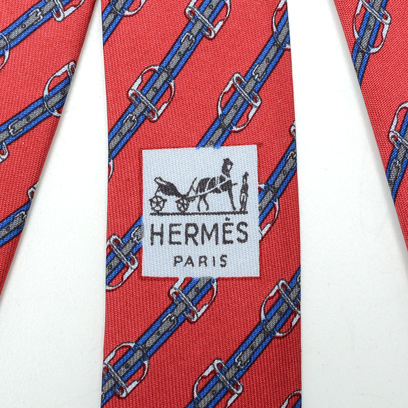 Hermès of Paris Silk Tie in Diagonal Stirrup Pattern #812 MA, Made in France