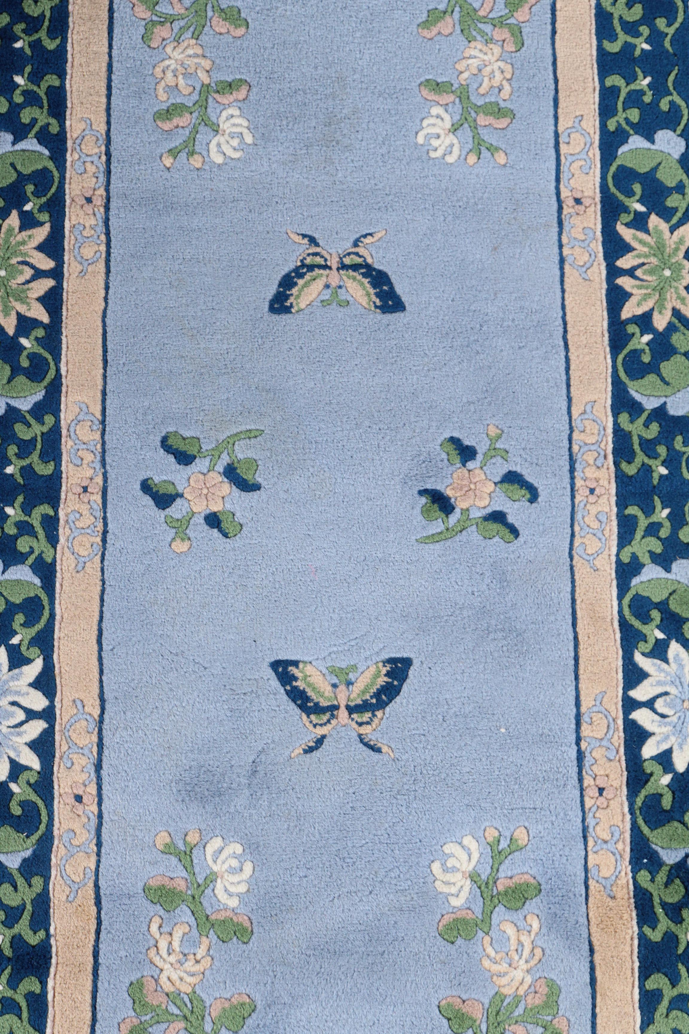 Hand-Knotted Vietnamese Carved Wool Accent Rug by Art Export