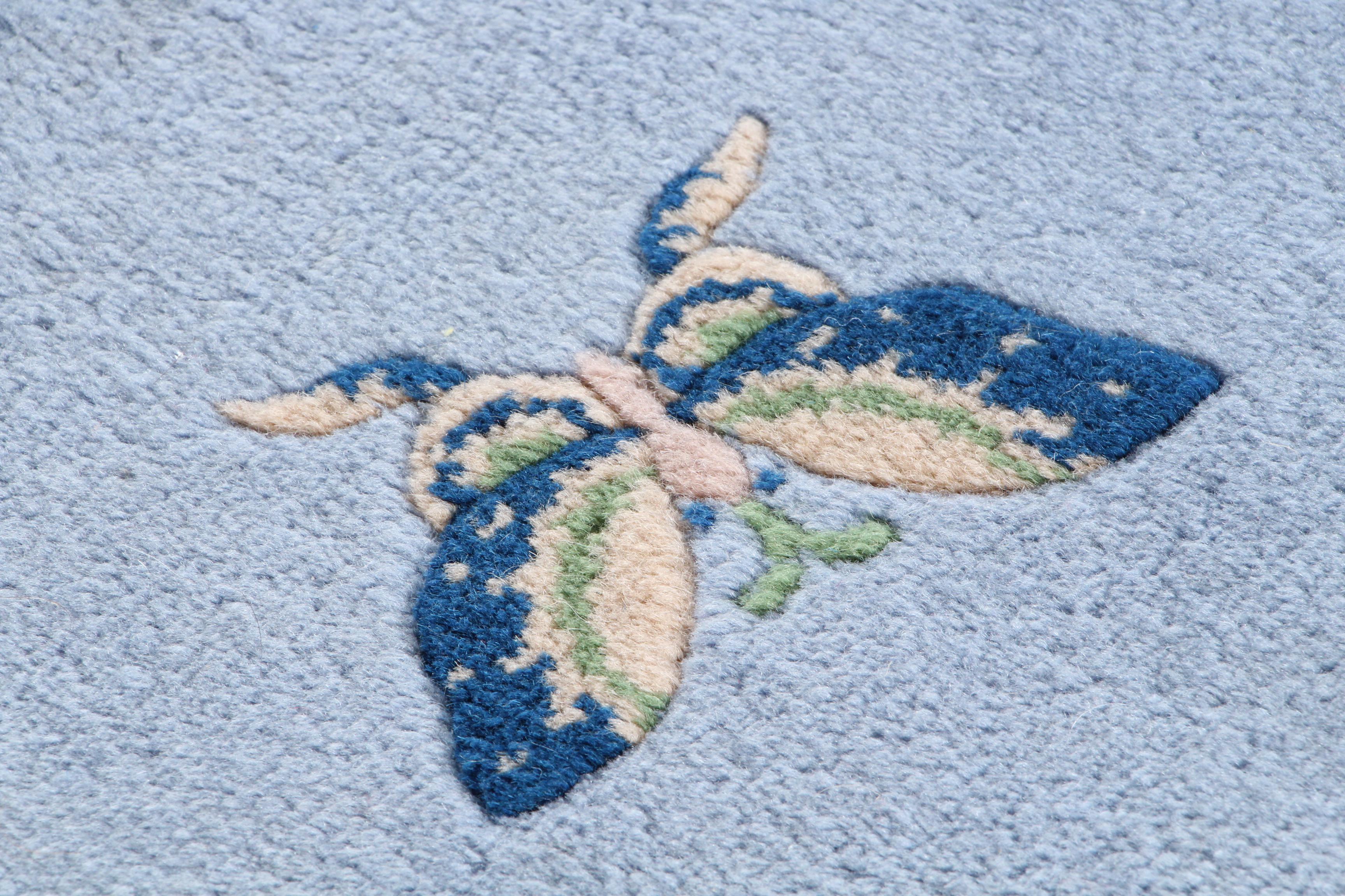 Hand-Knotted Vietnamese Carved Wool Accent Rug by Art Export