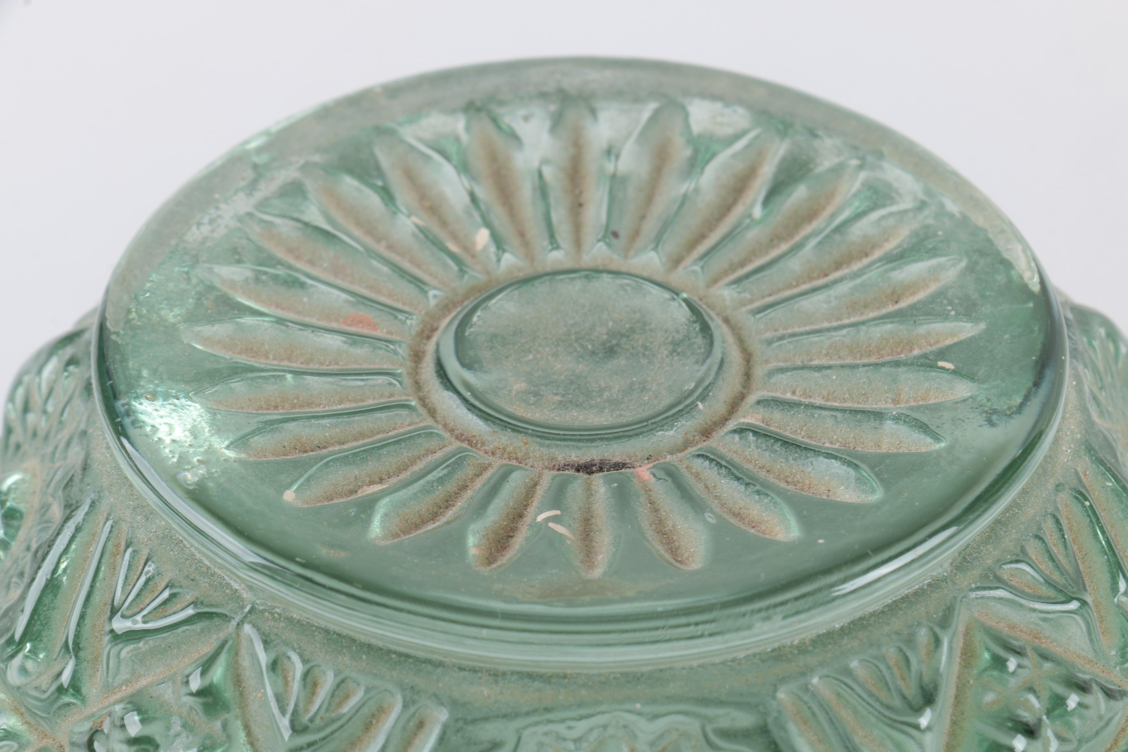 Vintage Mayflower Glass Works Paperweight