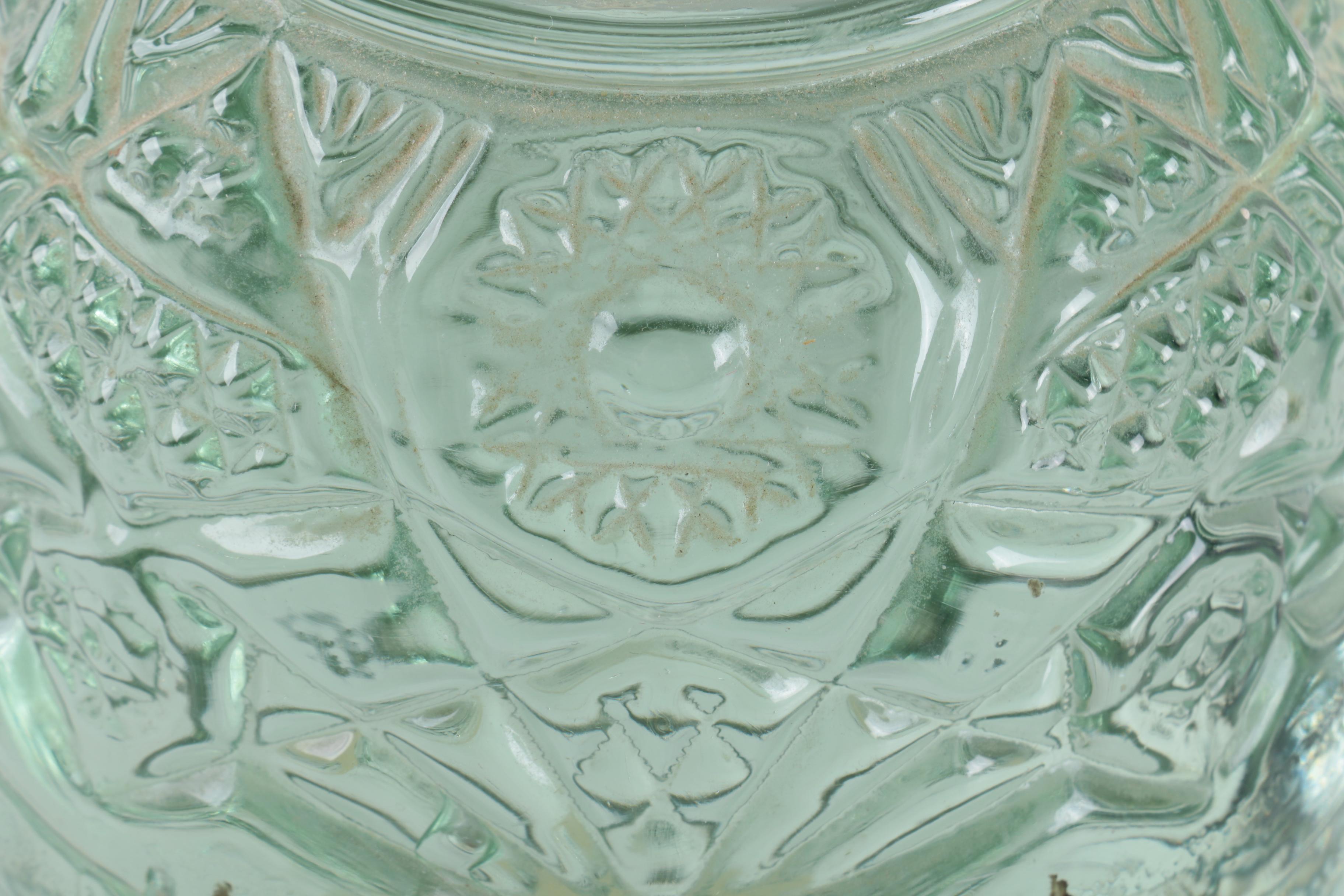 Vintage Mayflower Glass Works Paperweight