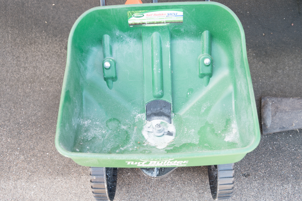 Outdoor Lawn Tools Including Scotts