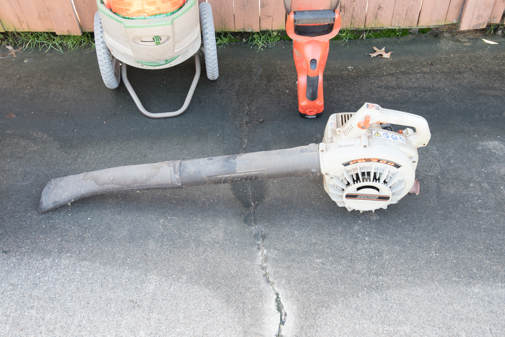 Outdoor Lawn Tools Including Scotts