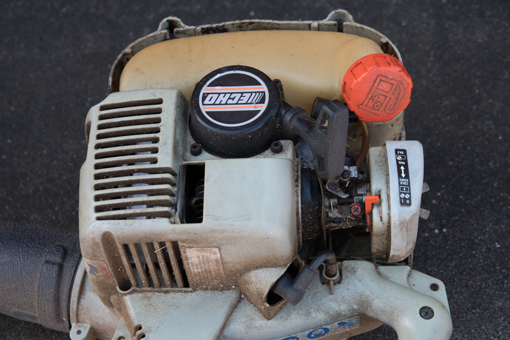 Outdoor Lawn Tools Including Scotts