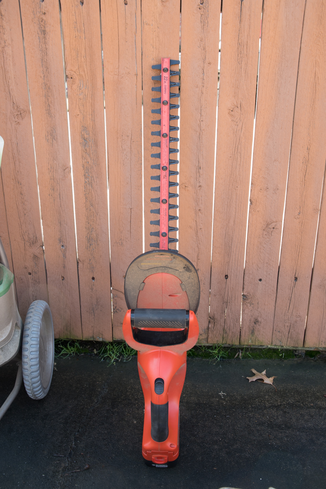 Outdoor Lawn Tools Including Scotts