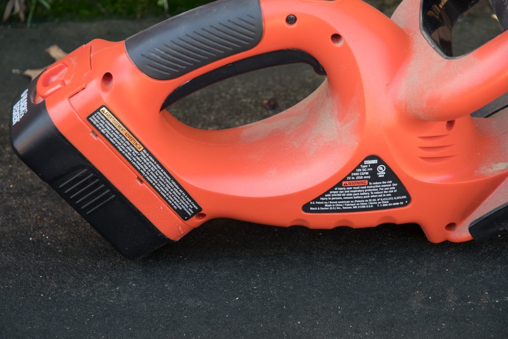 Outdoor Lawn Tools Including Scotts