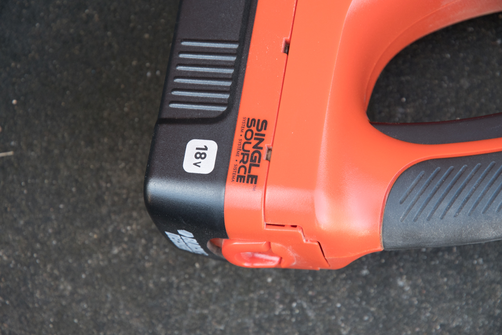 Outdoor Lawn Tools Including Scotts