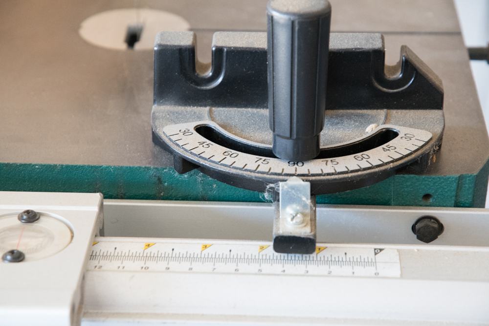 Grizzly Industrial Polar Bear Series Ultimate 14" Bandsaw