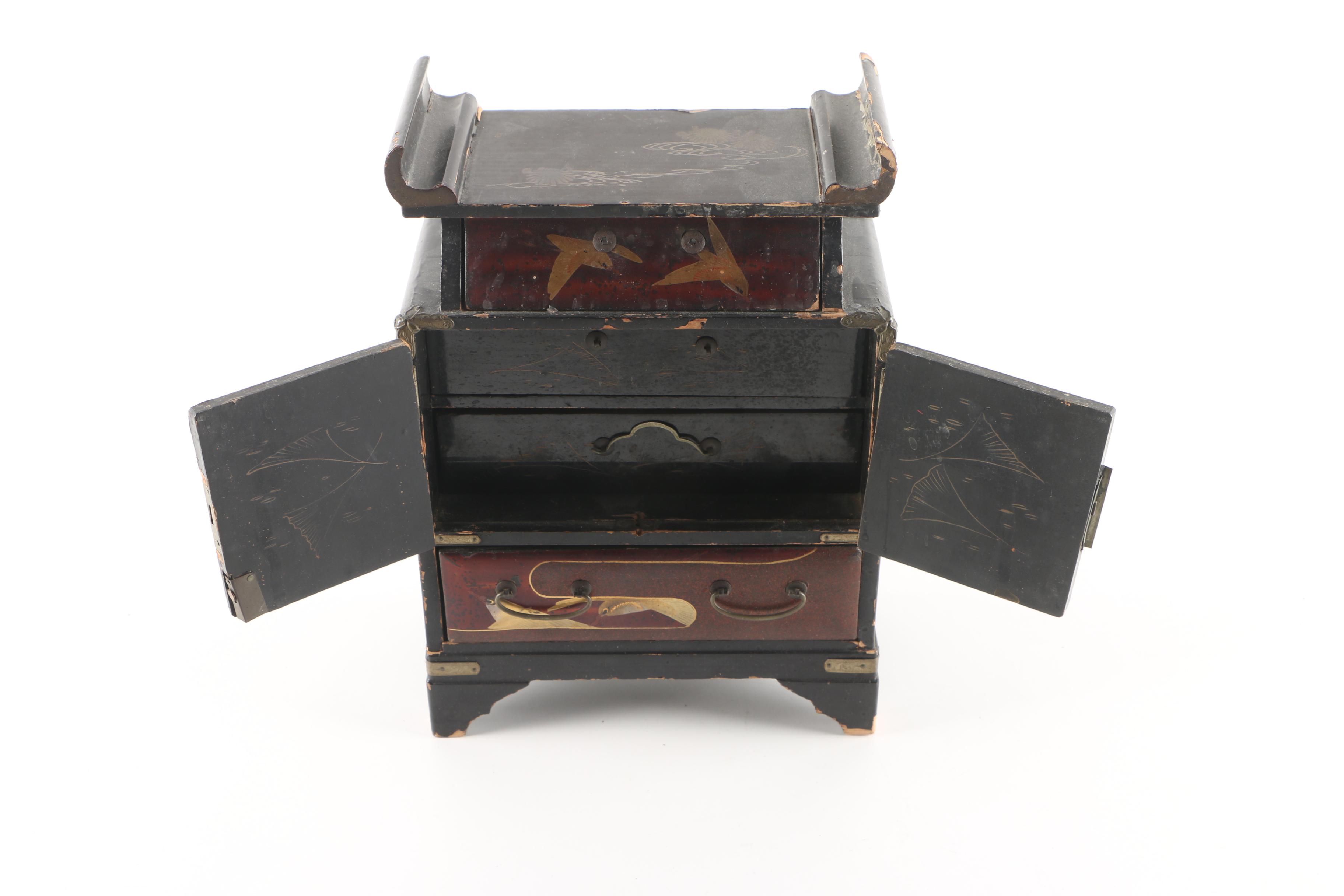 Vintage Korean Lacquered Jewelry Box