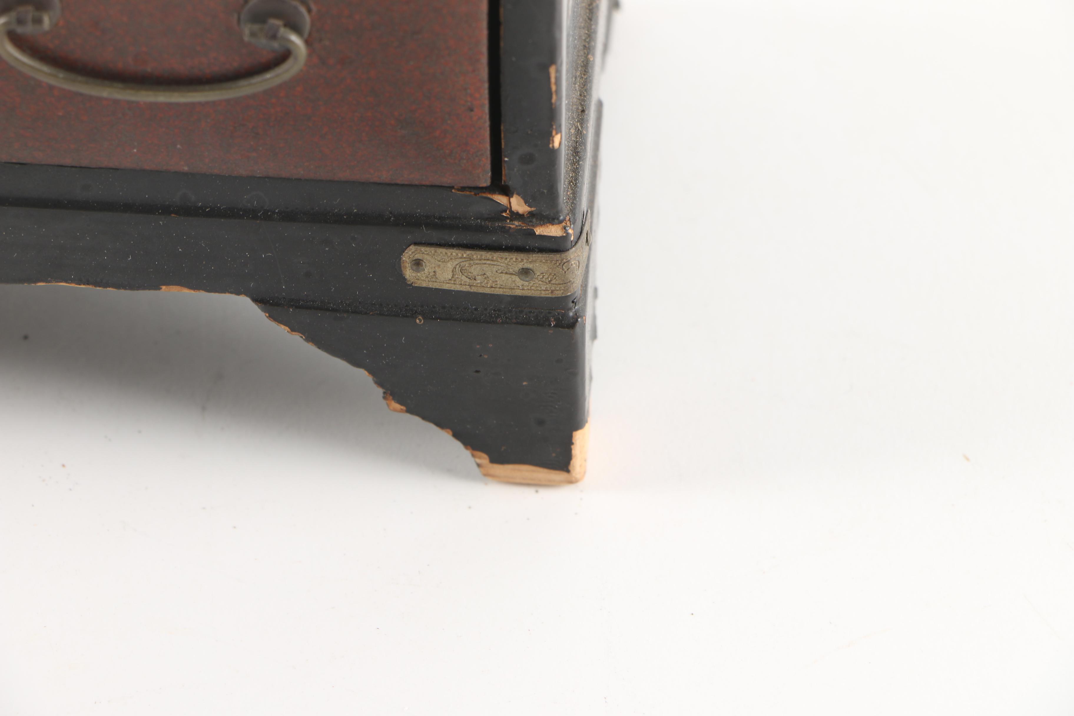 Vintage Korean Lacquered Jewelry Box