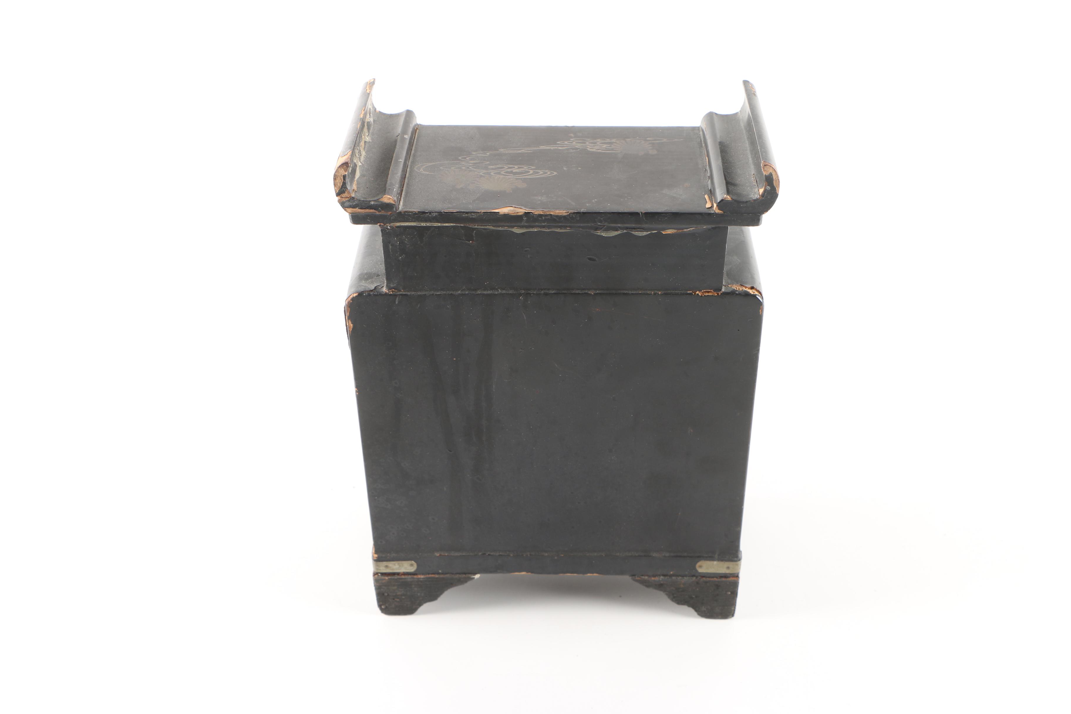 Vintage Korean Lacquered Jewelry Box