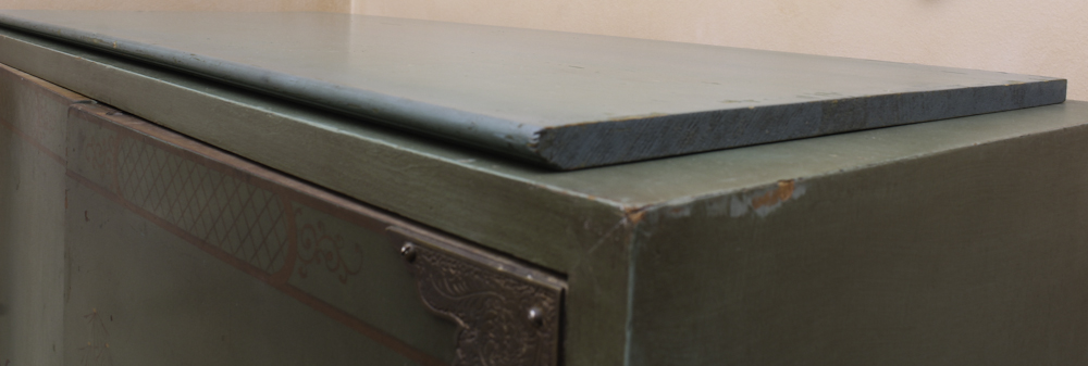 Vintage William and Mary Style Chinoiserie Desk-on-Stand