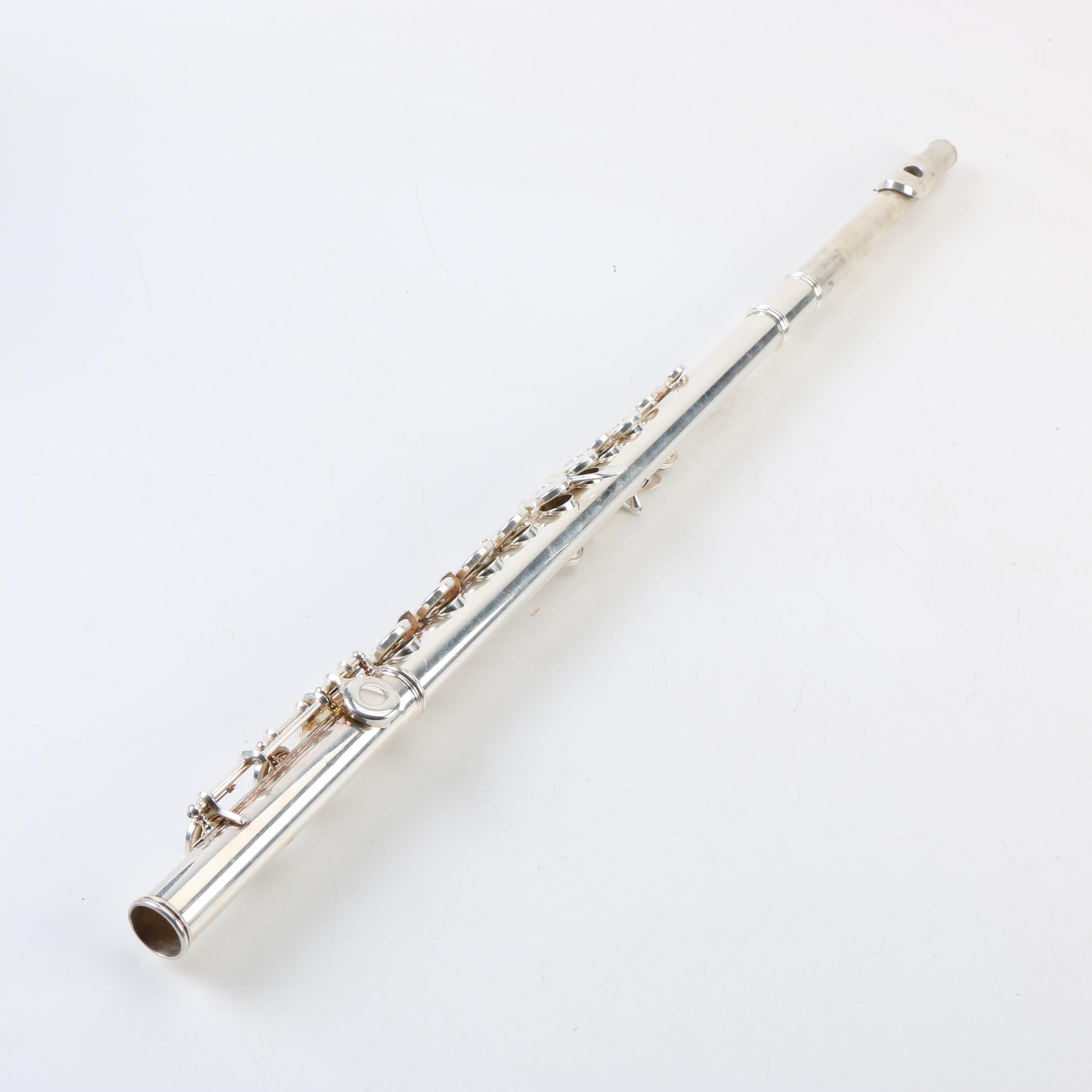 Gemeinhardt Silver Plate Flute with 900 Silver Mouthpiece and Case