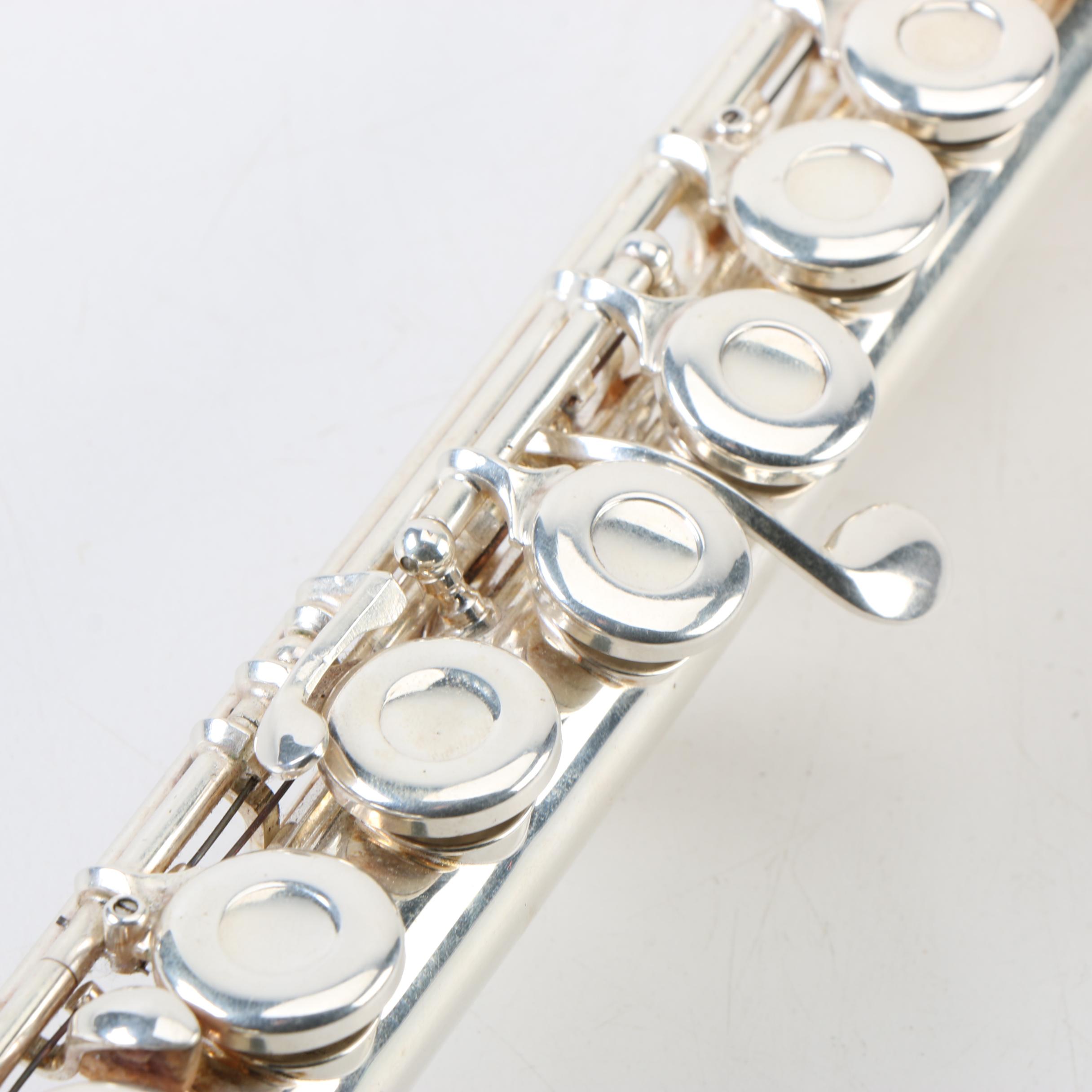 Gemeinhardt Silver Plate Flute with 900 Silver Mouthpiece and Case