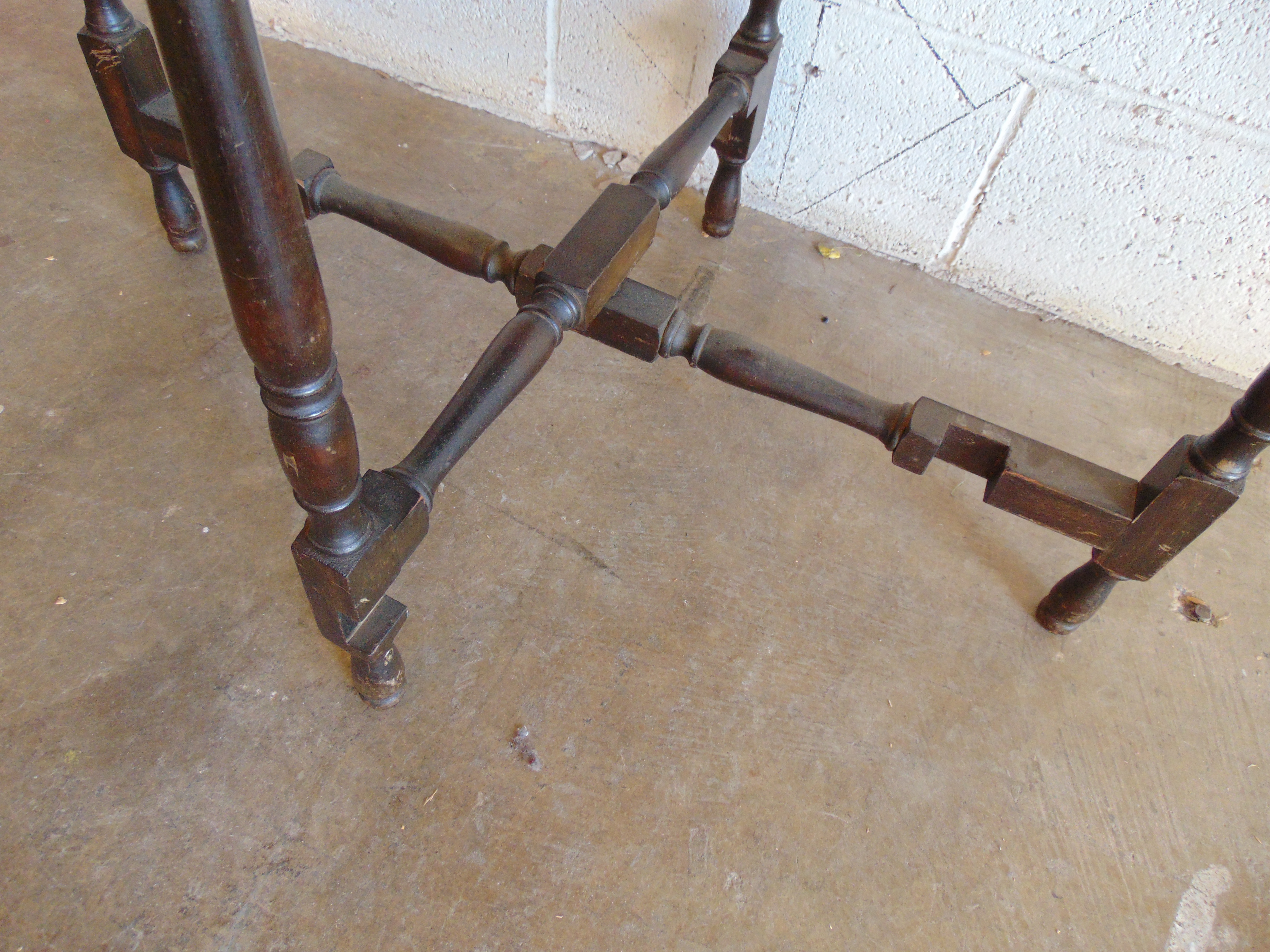 Vintage Mahogany Oval Gateleg Table