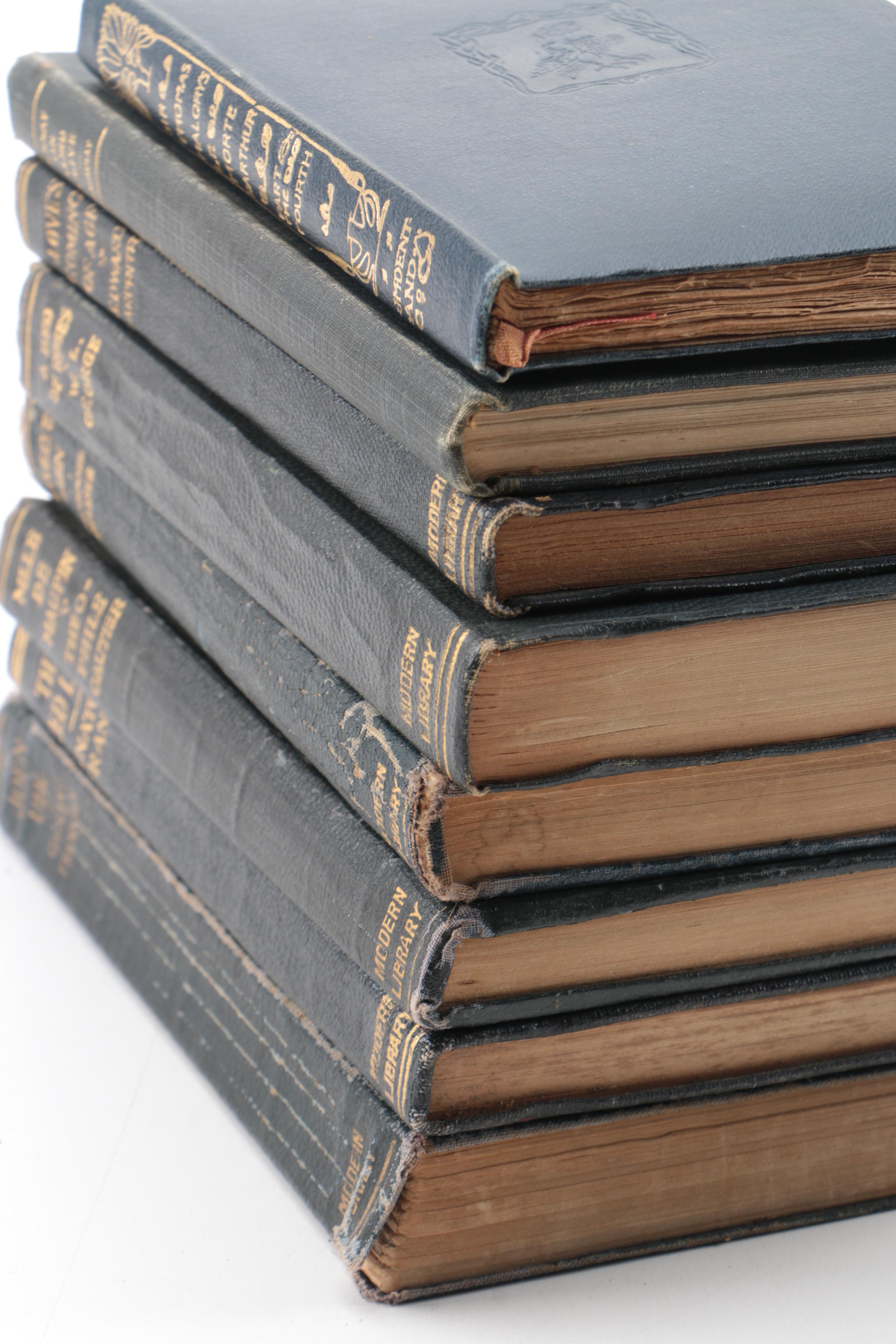 Volumes from the Boni and Liveright Modern Library