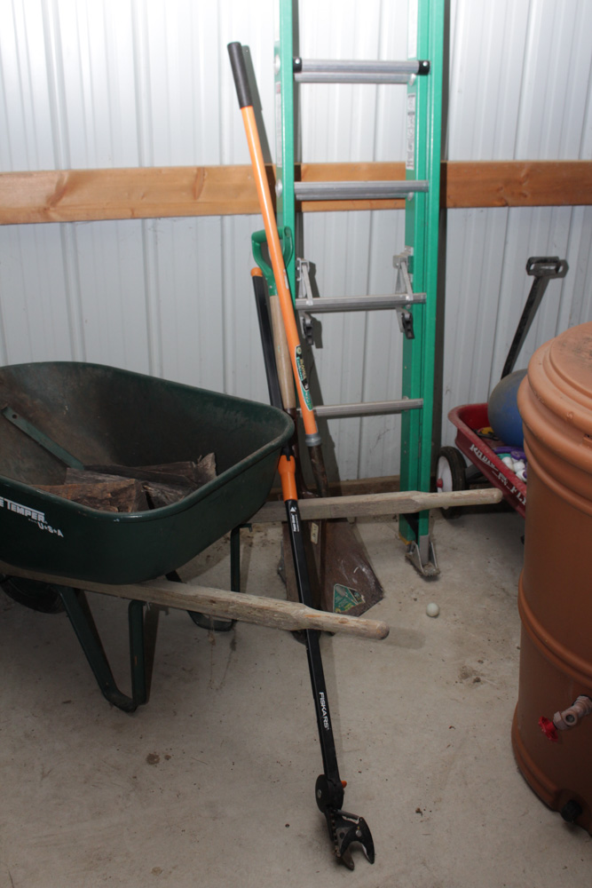 Outdoor Tools Featuring Werner 16' Ladder