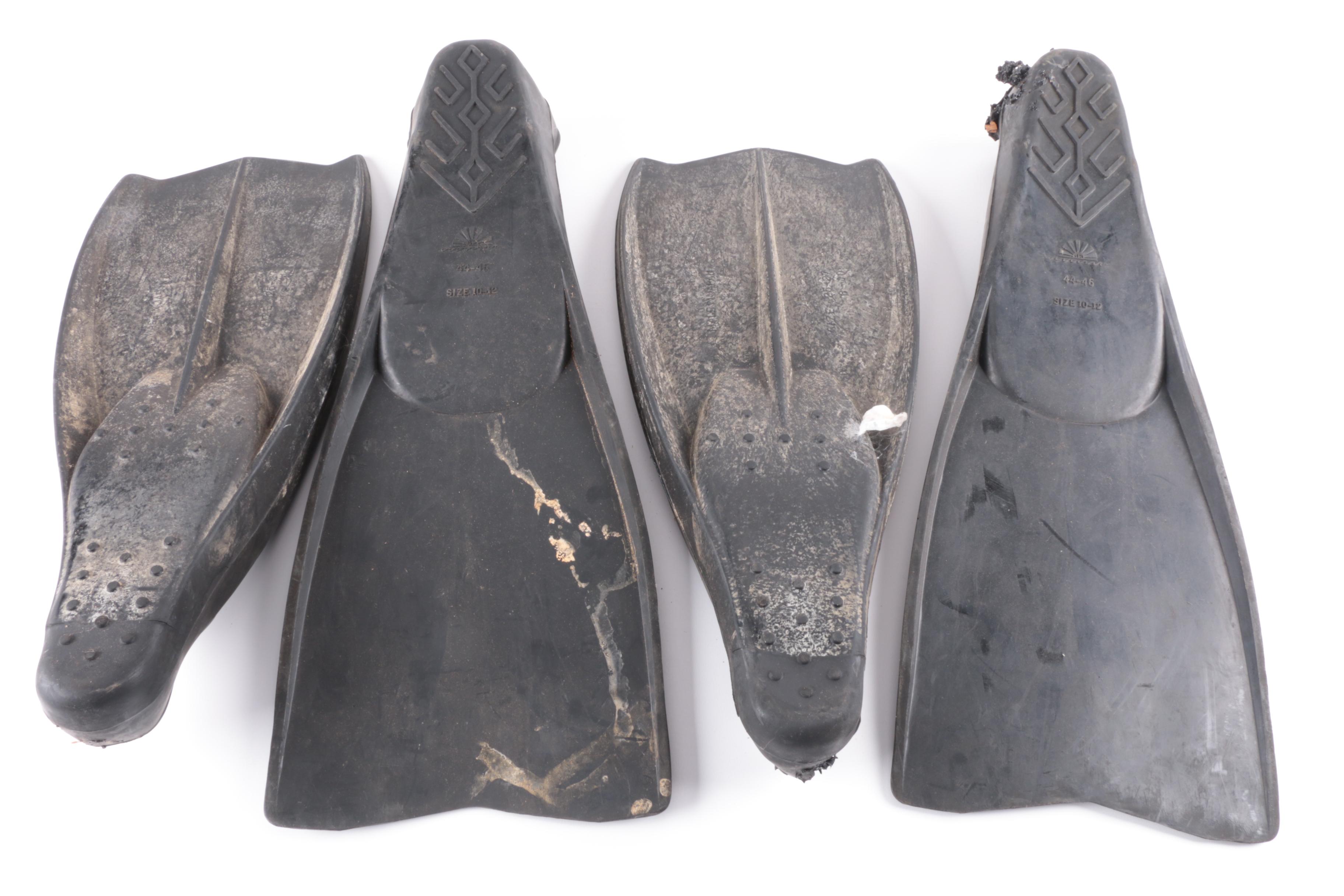 Canvas Backpack and Swim Fins