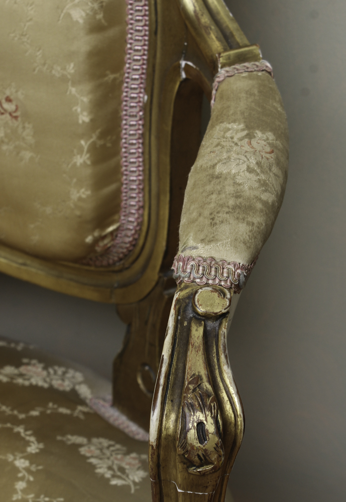 Antique Louis XV Style Gilded Fauteuil a la Reine