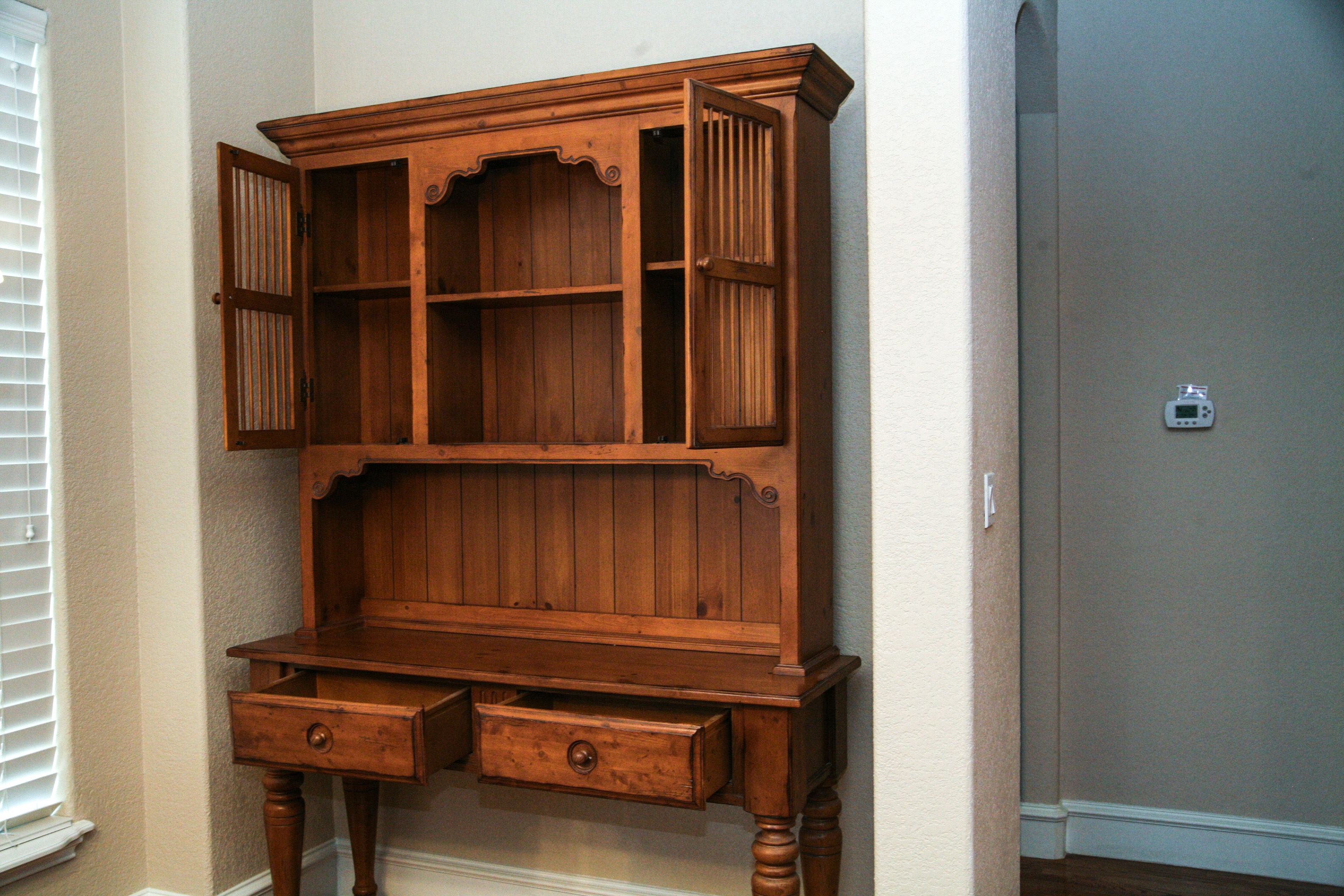 Hooker English Style Hutch-on-Table