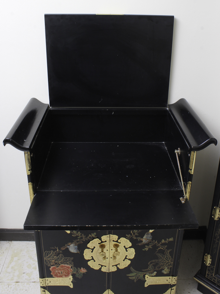 Vintage Chinese Lacquered Cabinet