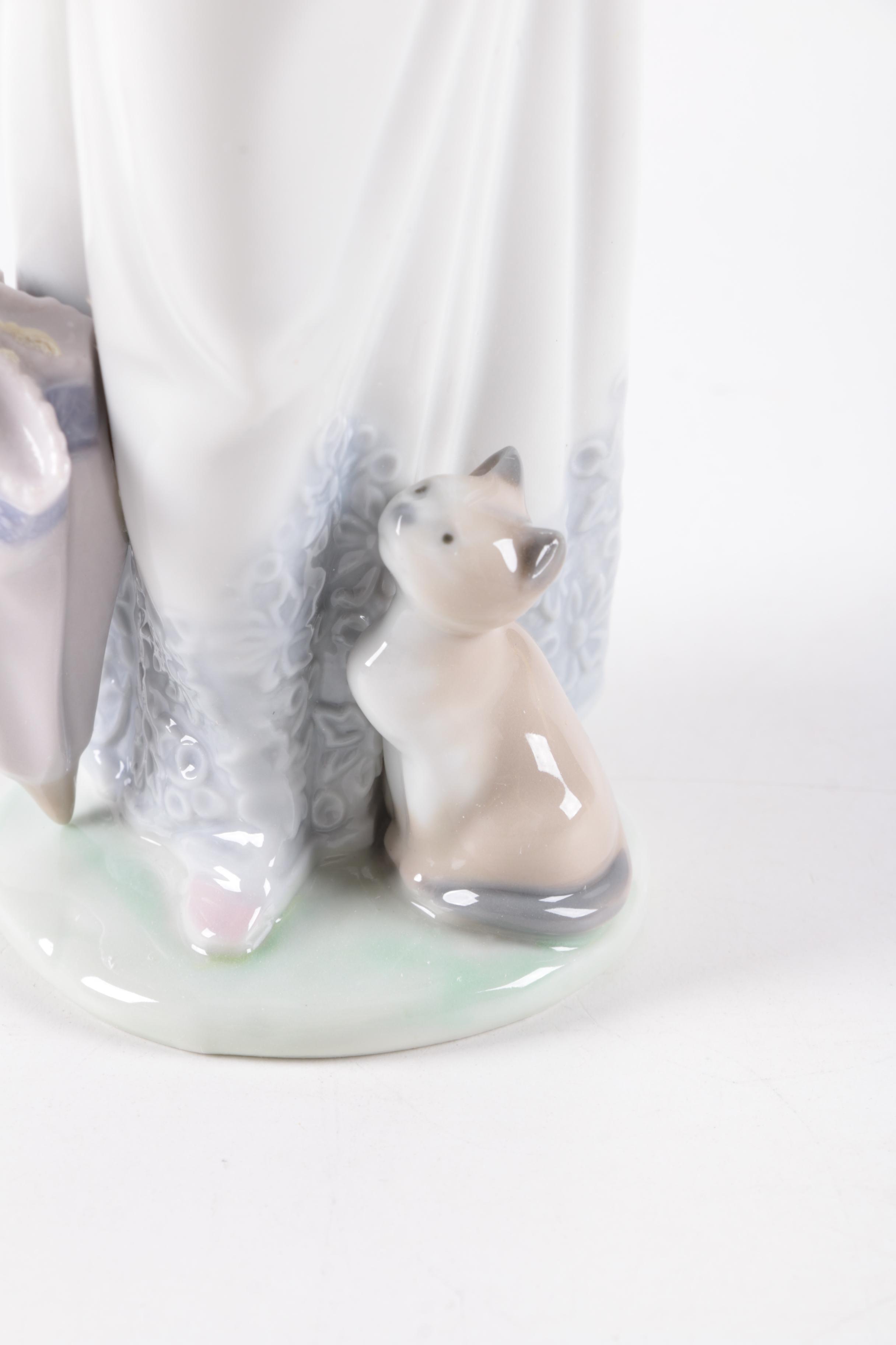 1991 Lladró Collector's Society "Summer Stroll" Porcelain Figurine