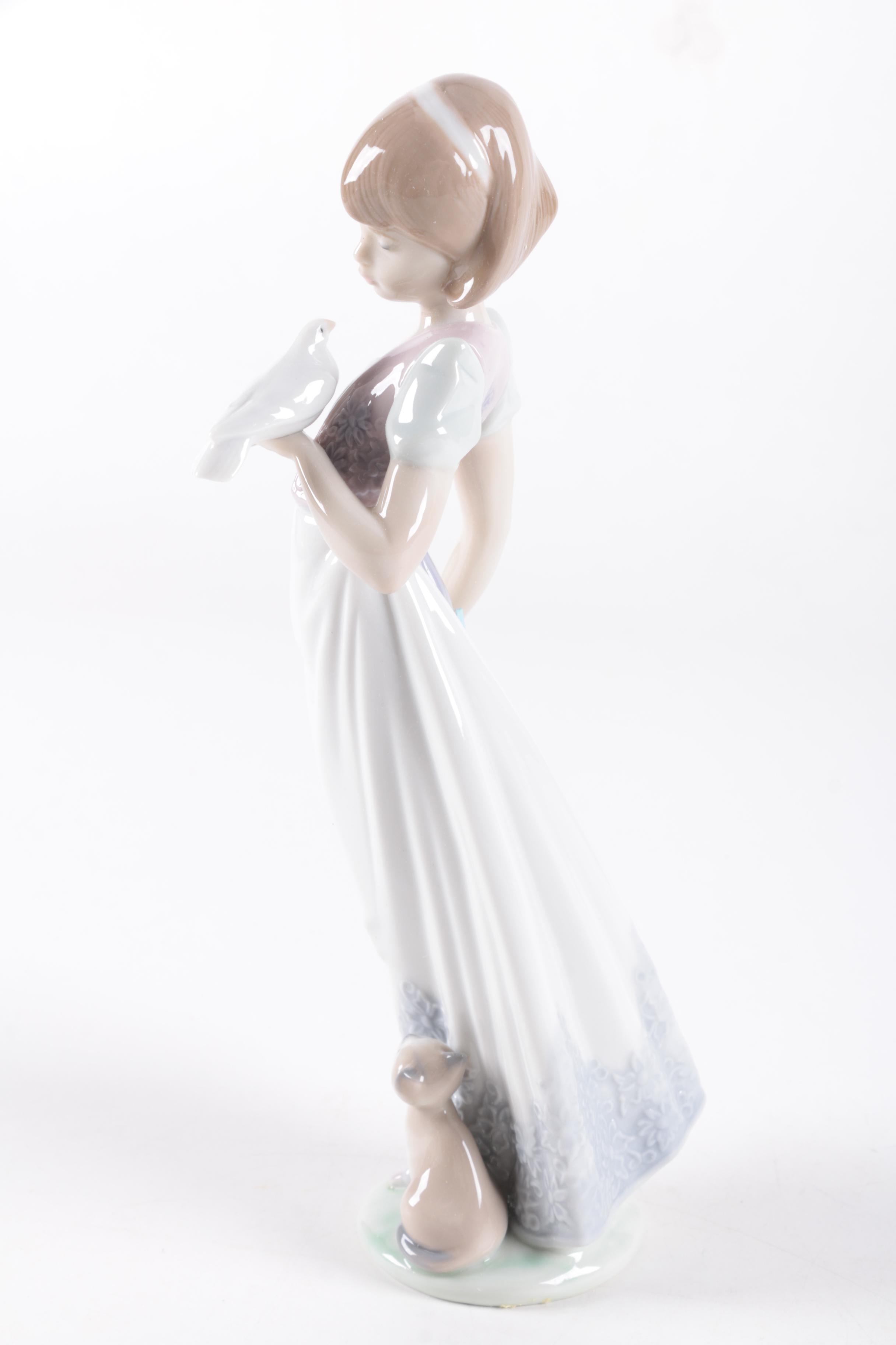 1991 Lladró Collector's Society "Summer Stroll" Porcelain Figurine