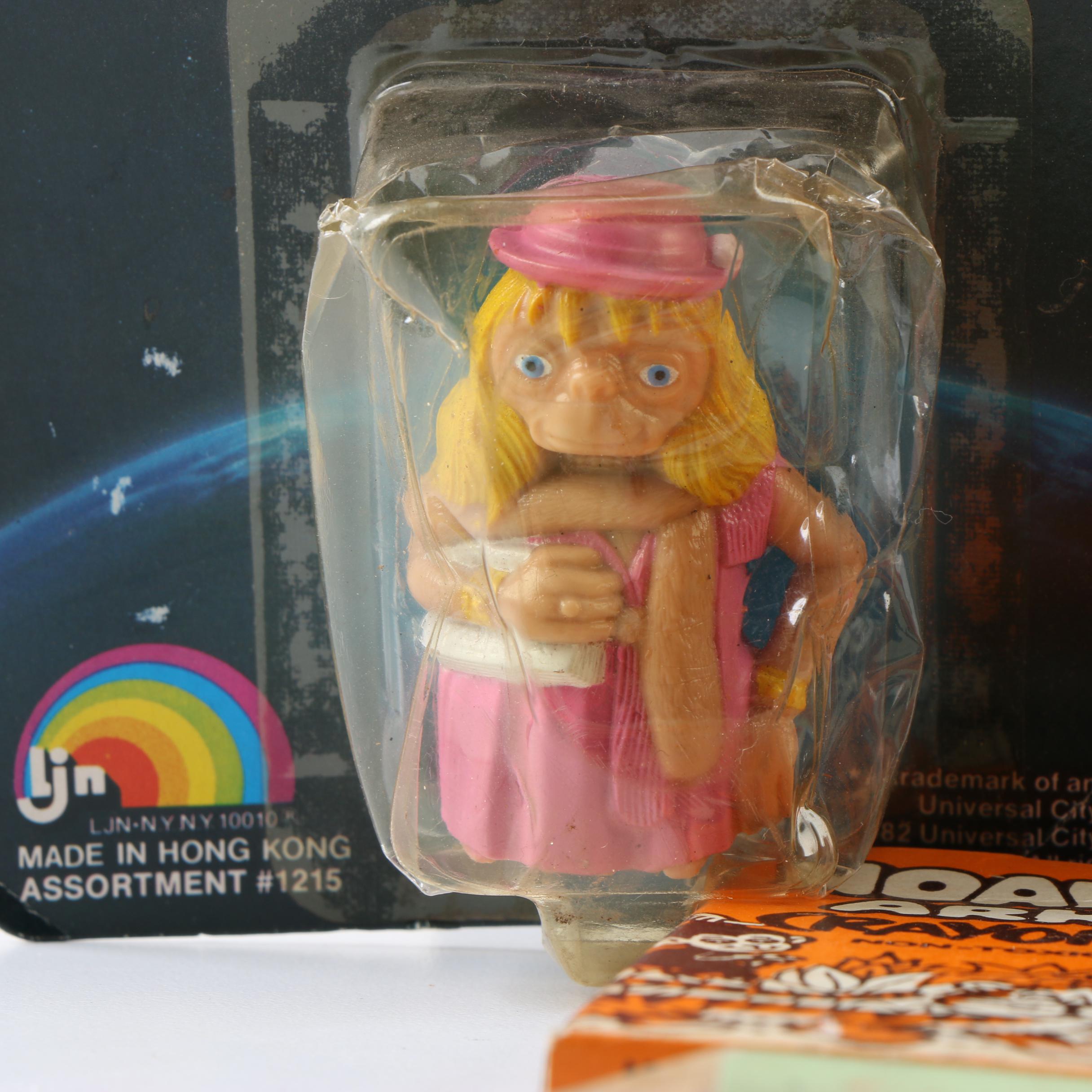 E.T. Collectibles, Vintage Vinyl Dolls, Doodle Stix and Other Toys