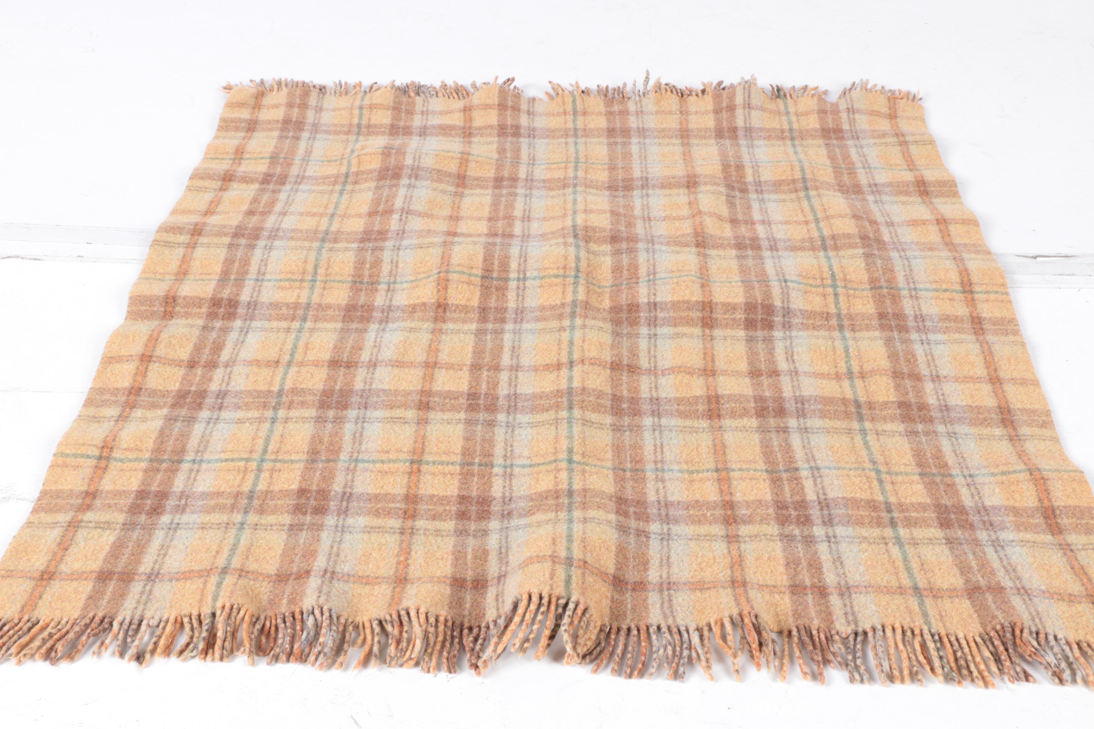 Williams-Sonoma Pillows And Throw Blanket