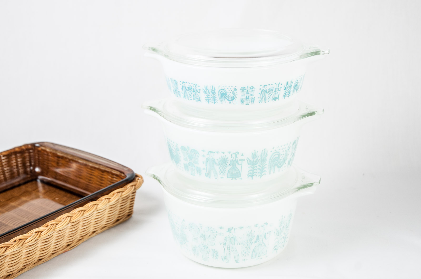 Vintage Pyrex Tableware Including the "Butterprint" Pattern