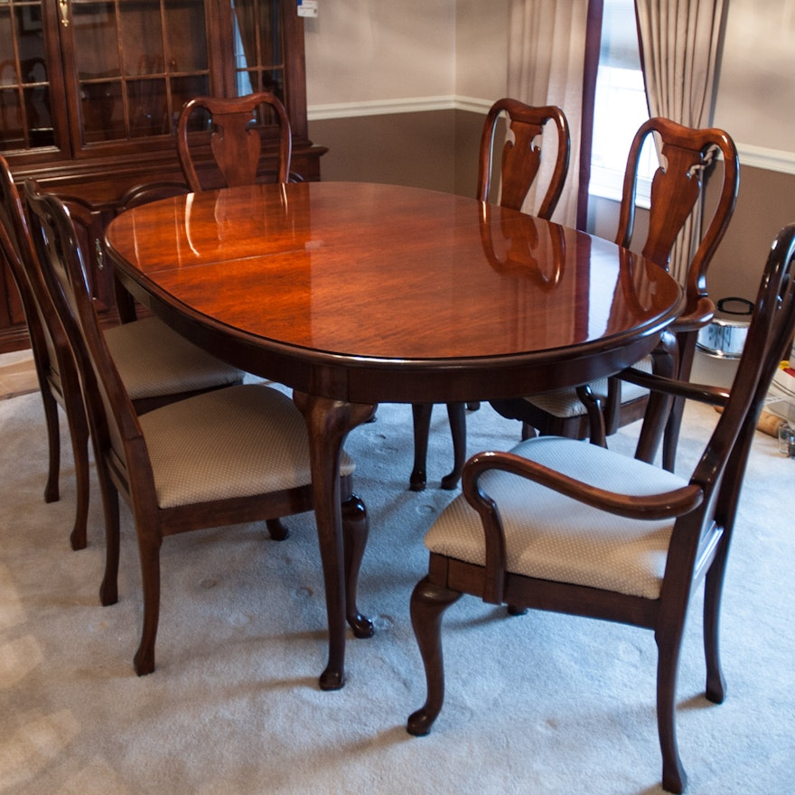 Thomasville Dining Table and Chairs EBTH