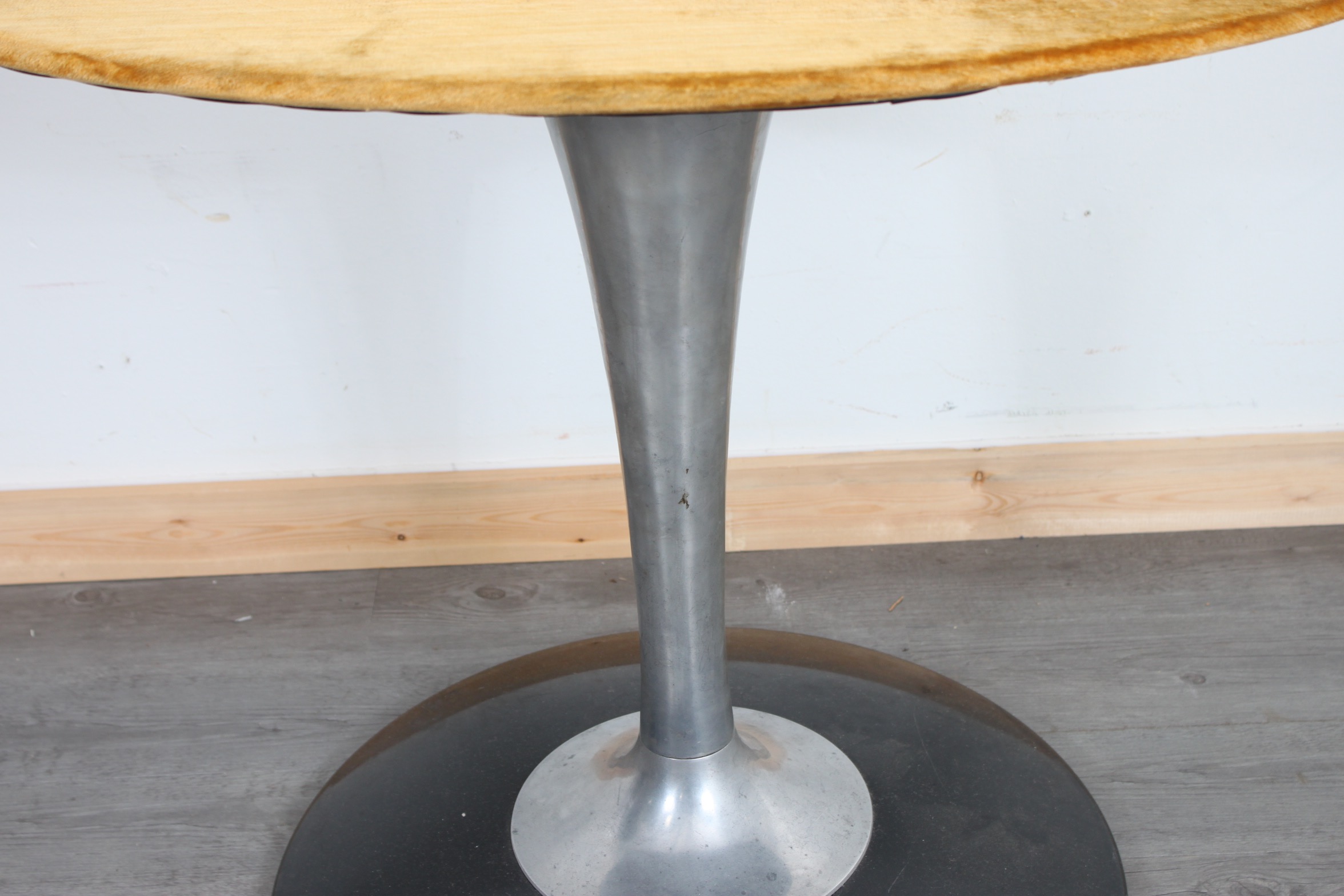Mid Century Modern Chromcraft  Oval Tulip Table