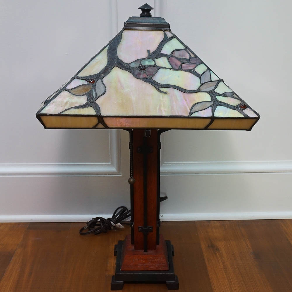 Quoizel Collectibles Tiffany Style Lamp