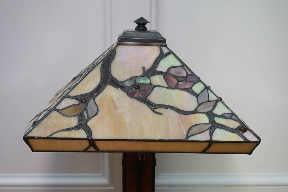 Quoizel Collectibles Tiffany Style Lamp