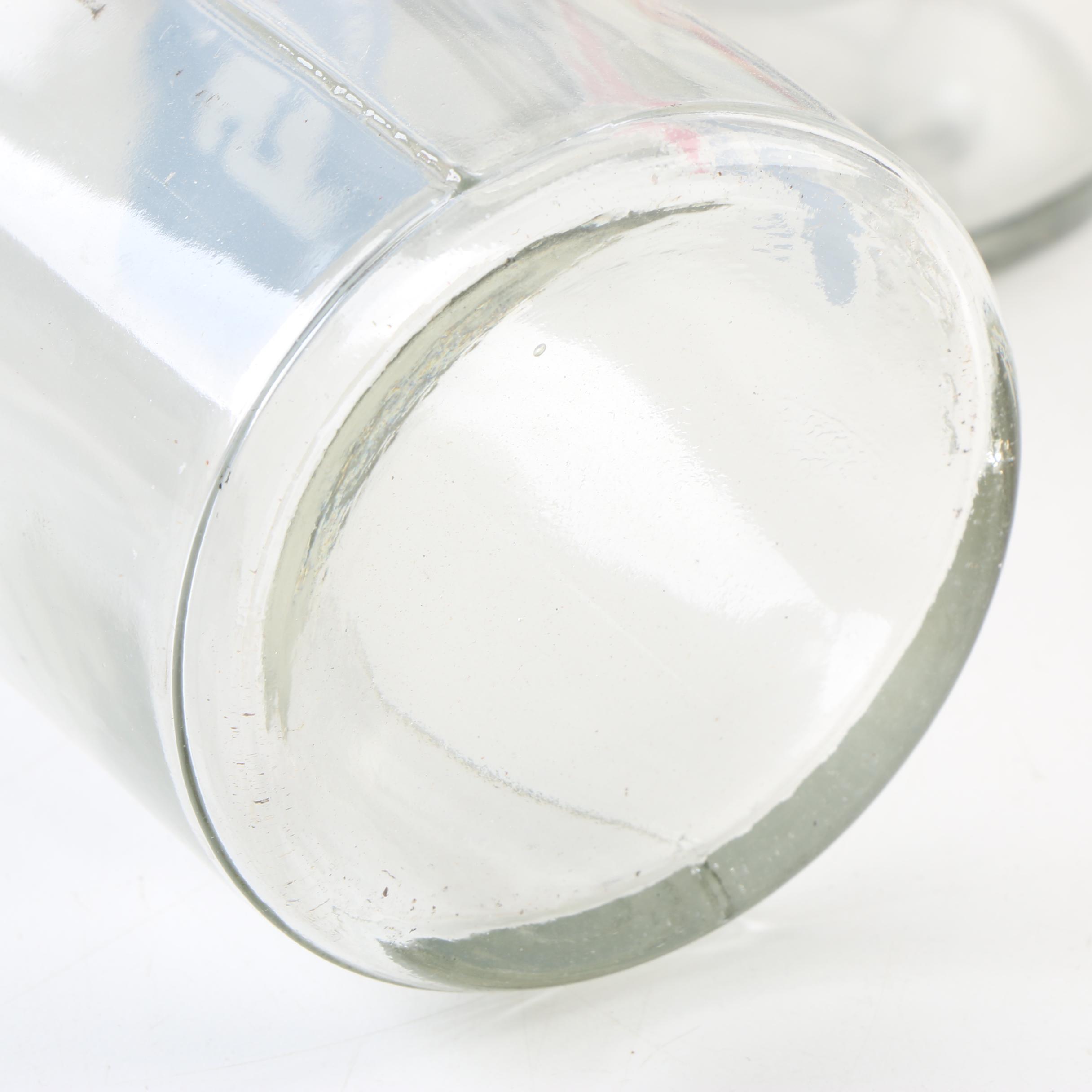 Standard ISO-VIS Oil Bottles in Basket