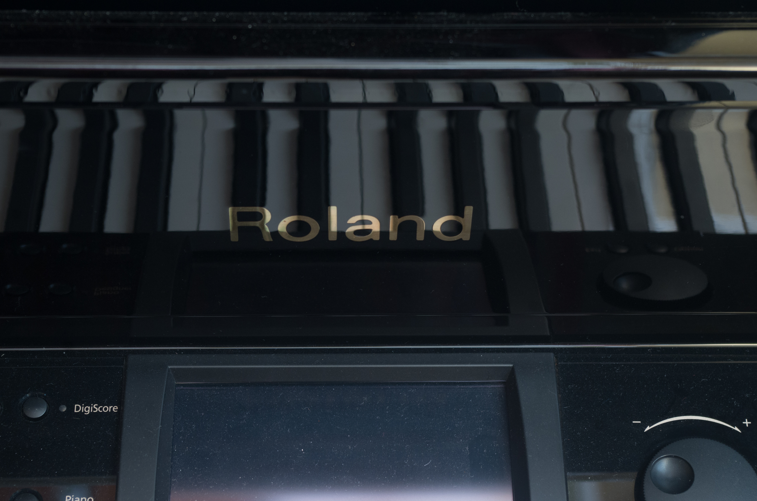 Roland KR-117M Digital Intelligent Grand Player Piano
