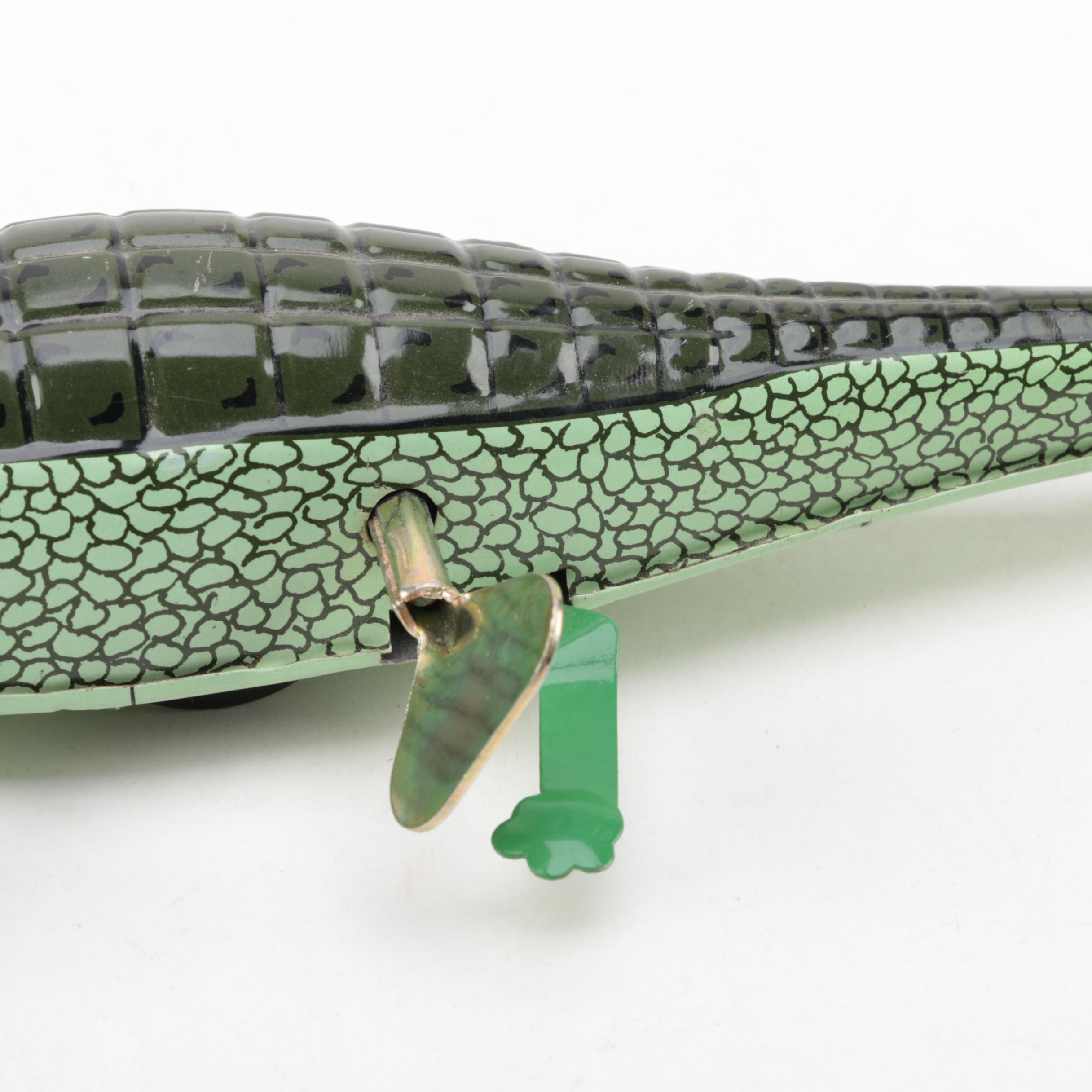 Tin Litho Wind-Up Inertia Crocodile