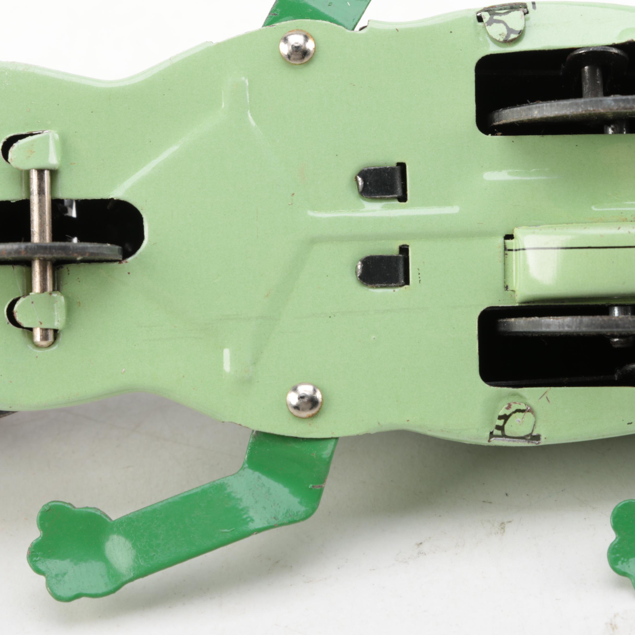 Tin Litho Wind-Up Inertia Crocodile