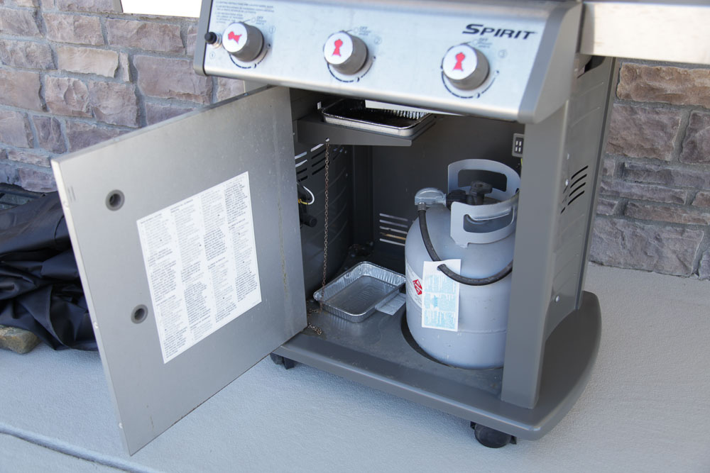 Weber Spirit Propane Grill with Outdoor Cover