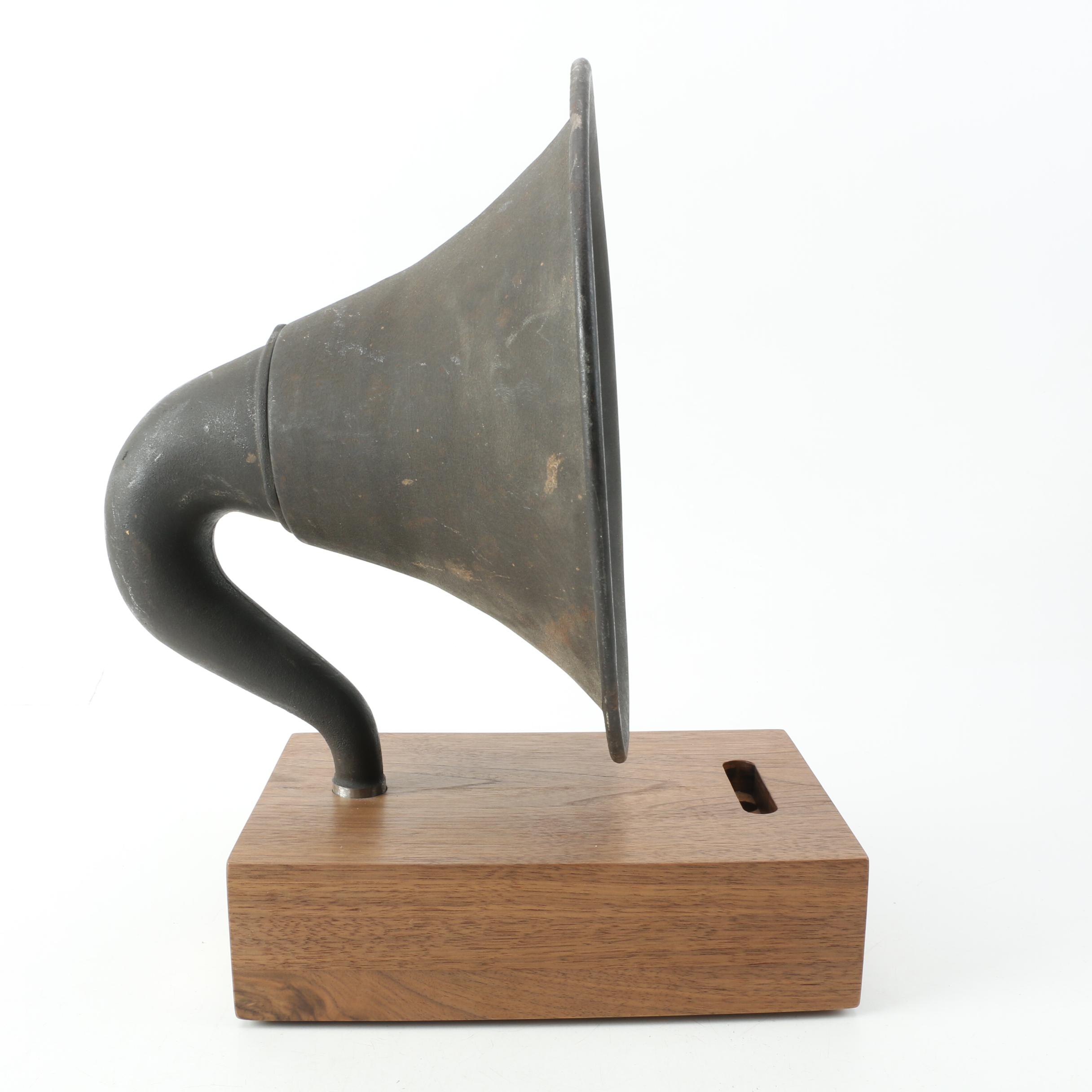 ReAcoustic Acoustically Amplified Speaker for Smart Phones