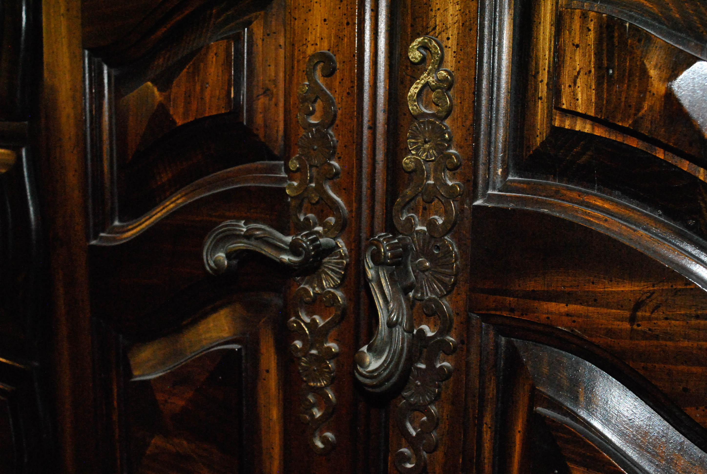 Mid-Century Pine Dresser with Mirror